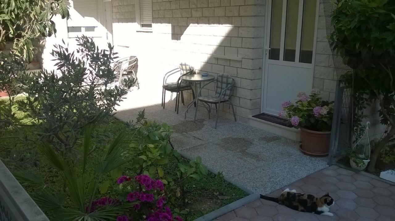 Apartman Renata Omiš Exterior foto