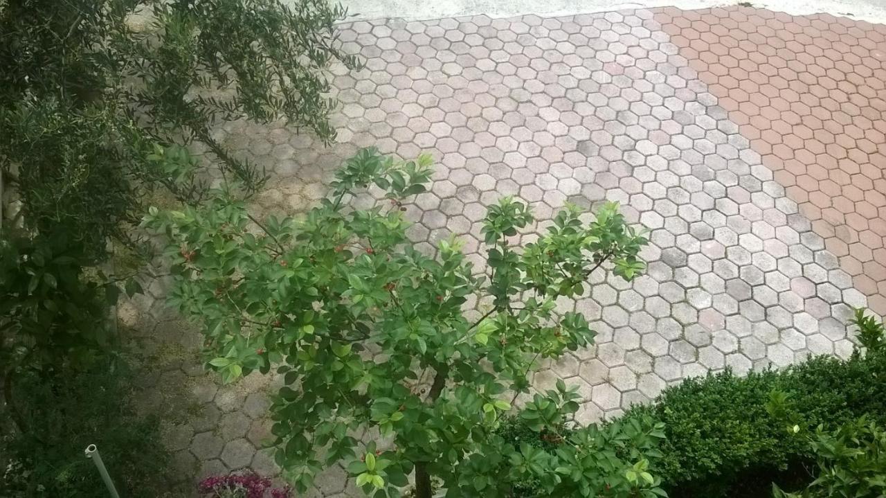 Apartman Renata Omiš Exterior foto